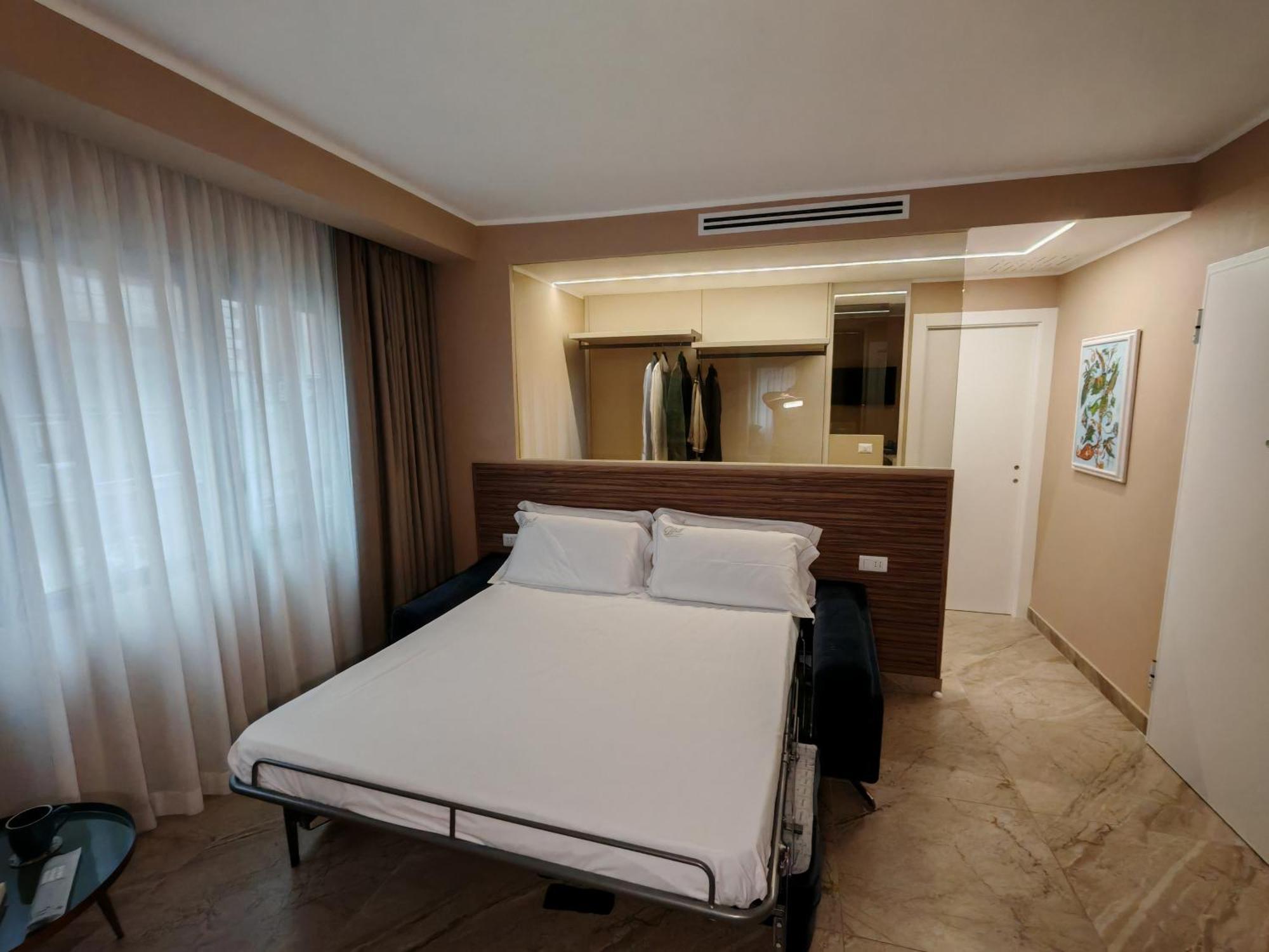 Effe4 Lovely Room Bari Bilik gambar